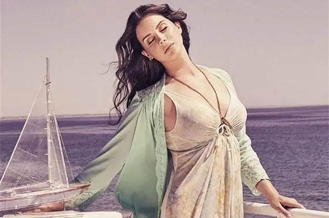 NoteVerticali.it_lana-del-rey-high-by-the-beach
