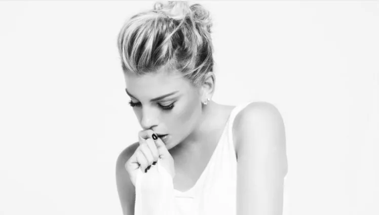 NoteVerticali.it_Emma_Adesso_2