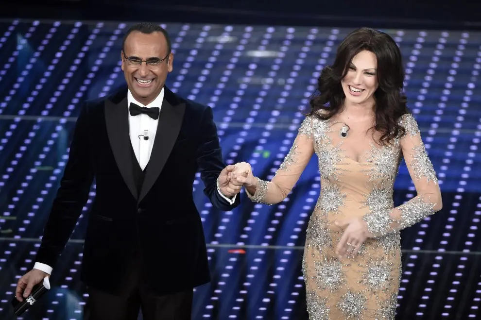 Sanremo 2016: Carlo Conti e Virginia Raffaele versione Ferilli