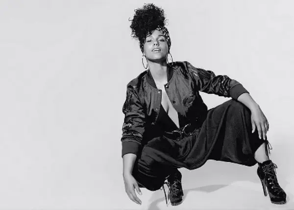 NoteVerticali.it_Alicia_Keys_Saturday_Night_Live_2016_1