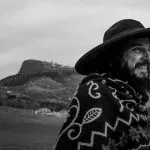 Il paese dei coppoloni: Vinicio Capossela narra la dignità del passato